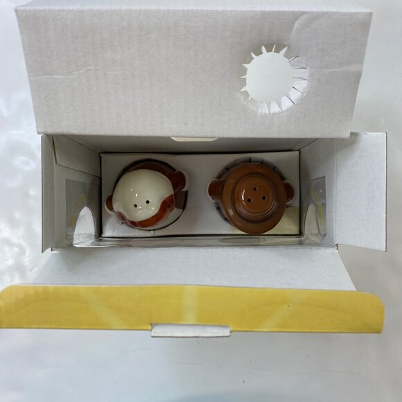 Publix The Lilgrim Pair Premiere Edition Salt & Pepper Shakers Set With Box - Picture 11 of 13